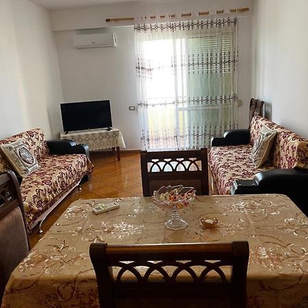 Appartamento Incantevole Con Posto Auto Privato Vlore Exterior photo