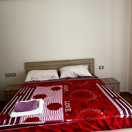 Appartamento Incantevole Con Posto Auto Privato Vlore Exterior photo