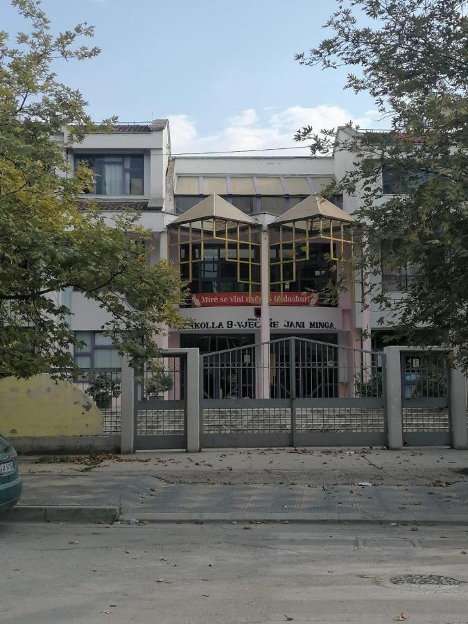 Appartamento Incantevole Con Posto Auto Privato Vlore Exterior photo