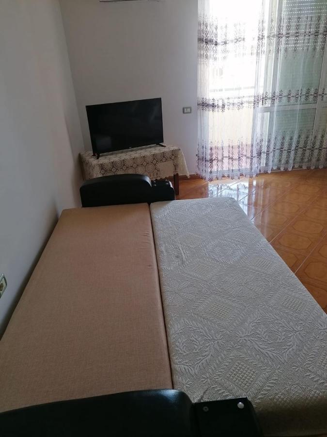 Appartamento Incantevole Con Posto Auto Privato Vlore Exterior photo