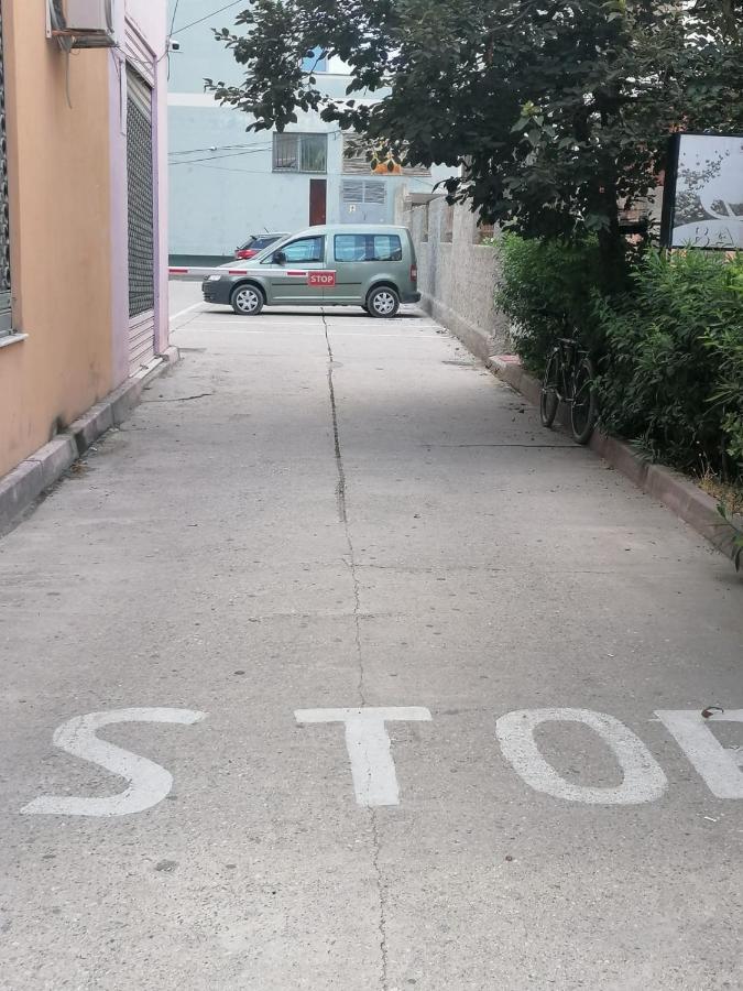 Appartamento Incantevole Con Posto Auto Privato Vlore Exterior photo
